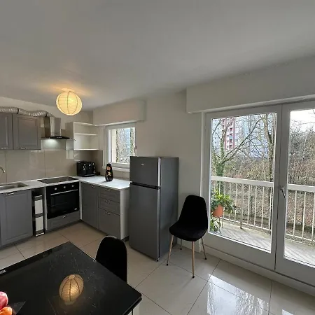 Lumineux F2 Avec Balcon Confort Et Praticite Apartamento